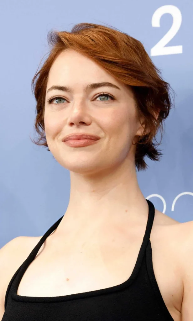 emma stone attends the bugonia photocall during the 82nd venice international film festival in venice 3