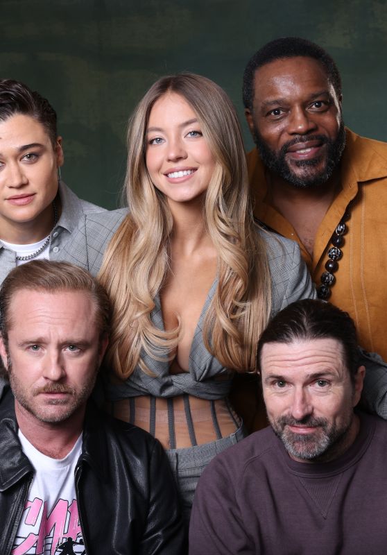 sydney sweeney unveils sheer corset power suit at tiff sept 2025 0 thumbnail