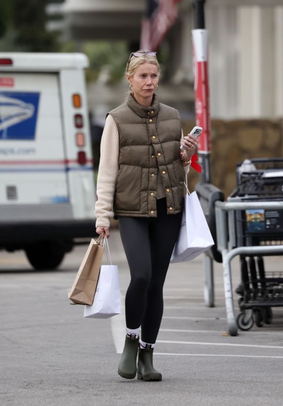 gwyneth paltrow in chic vest for montecito holiday shopping 2 thumbnail