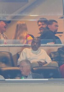 taylor swift at broncos v chiefs arrowhead stadium december 2025 0 thumbnail
