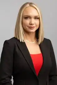 By Day a Maritime Lawyer, By Night an NBA Dance Star — Chelsea Varsaci’s Double Life Will Shock You 2 Chelsea Varsaci